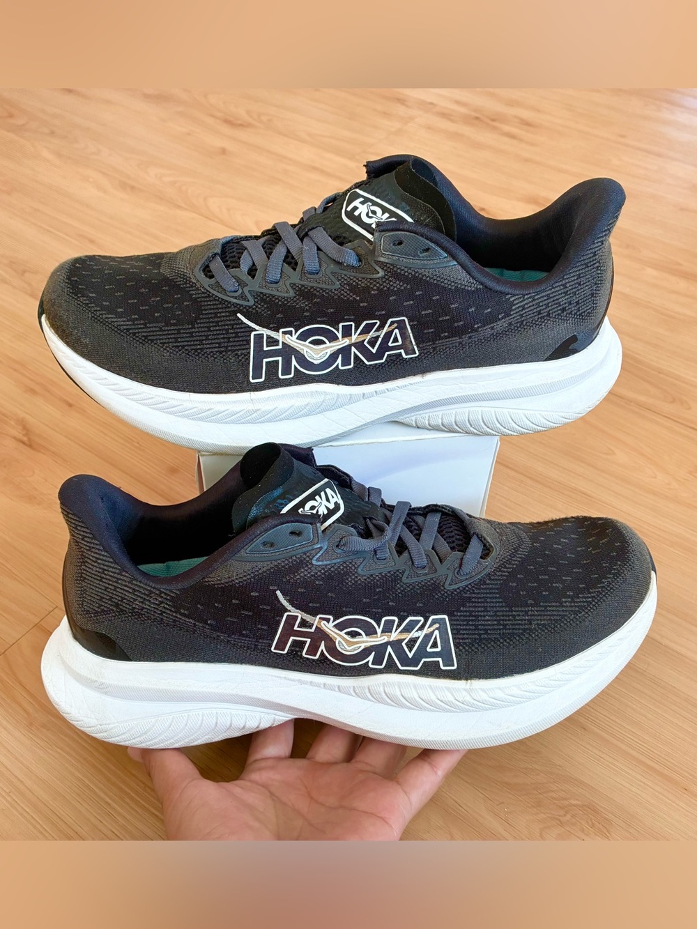 Hoka One One Men W Mach 6 Wide 1147833BWHT Black Running Shoes Size 8.5 B
